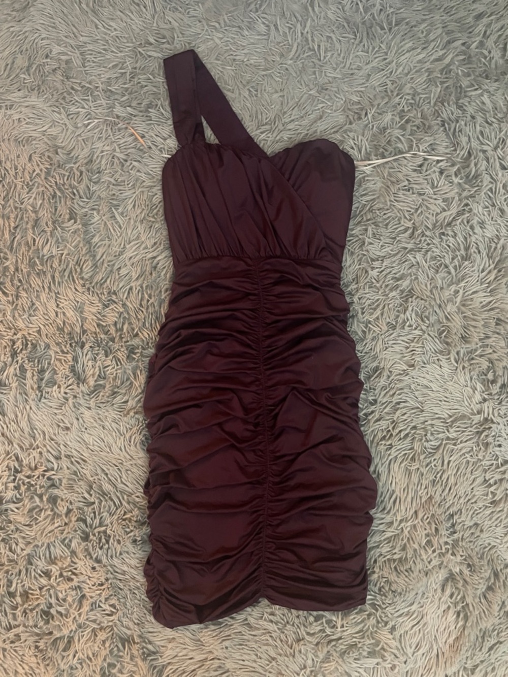 Forever 21 Womens One-Shoulder Ruched Bodycon Dress in plum purple color